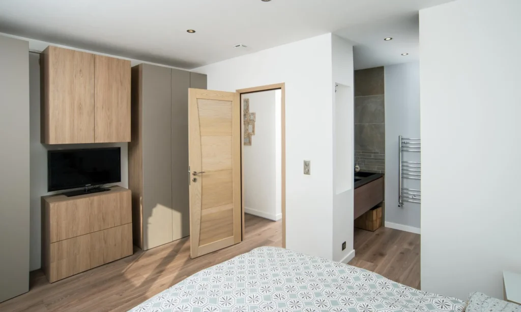 Portes standard ou sur-mesure : comment faire le bon choix ?